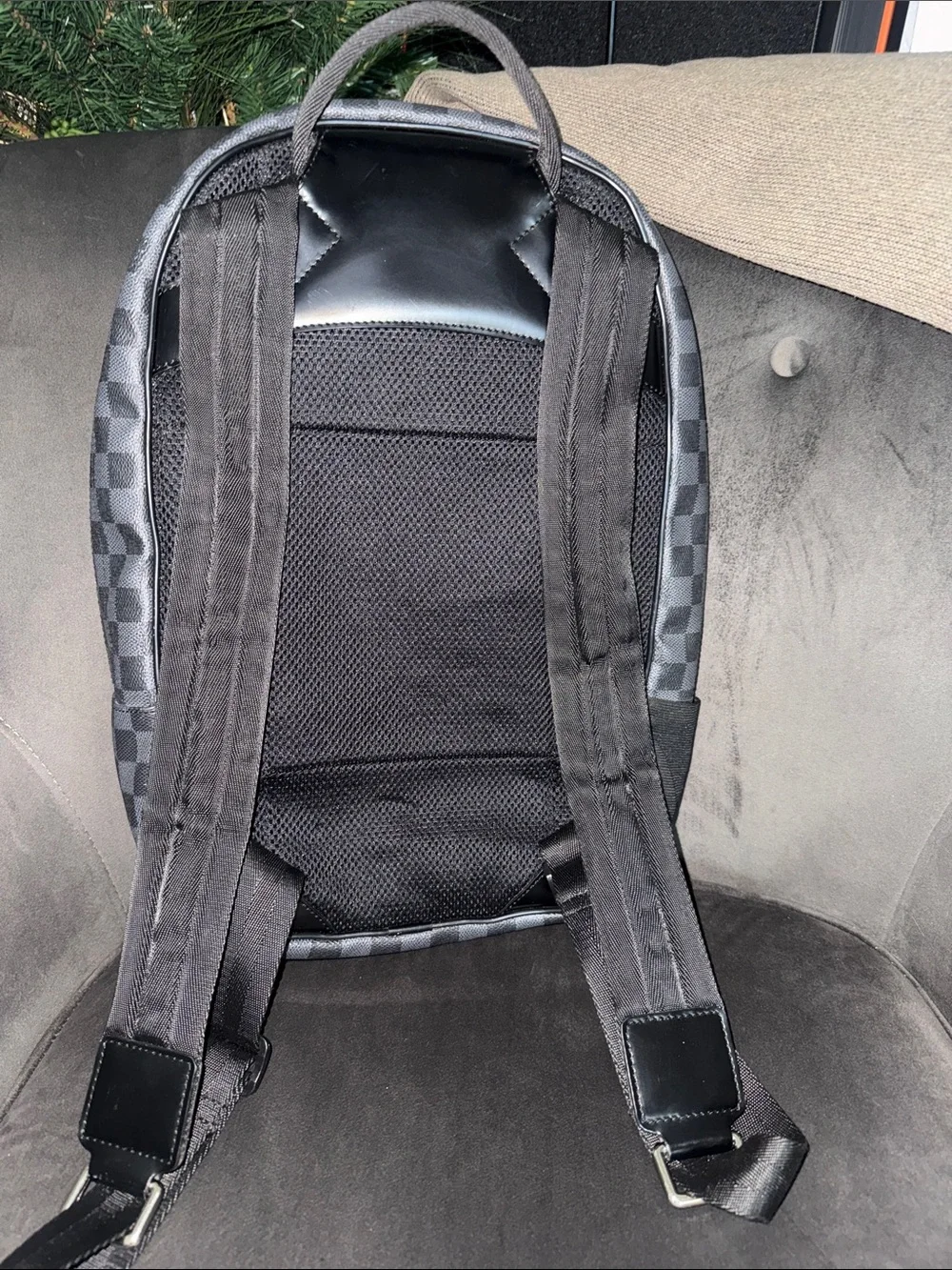 Louis Vuitton classic louis